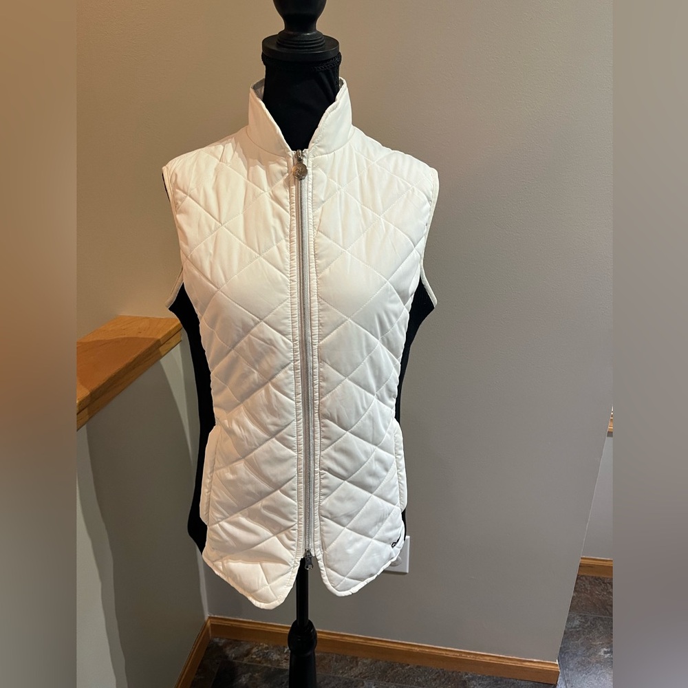 Women’s Outback Trading Co Magpie off white and black riding vest. Size medium
